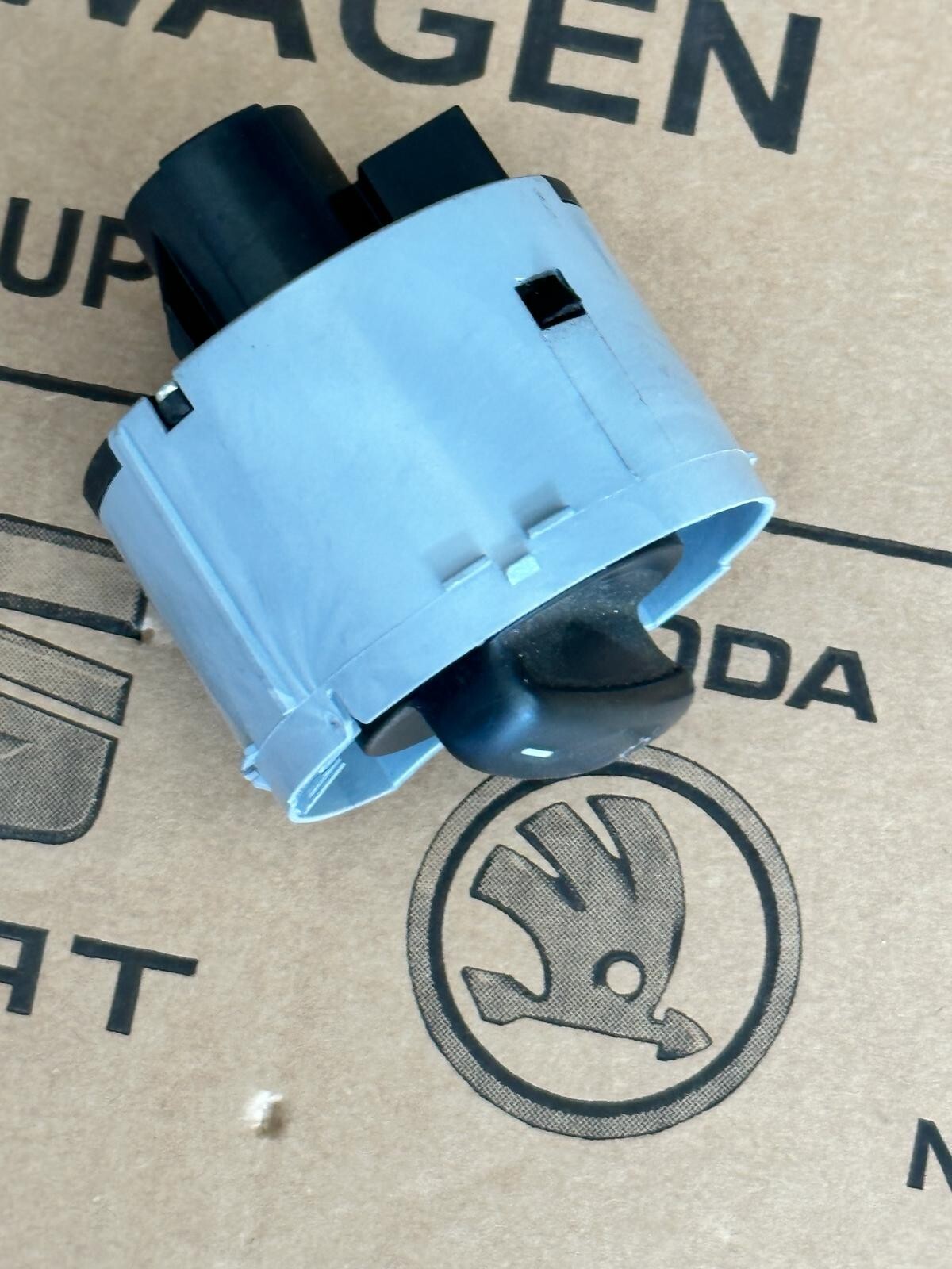 SKODA OCTAVIA LICHTSCHALTER HAUPTLICHT SCHALTER HAUPTLICHT 1Z0941431K ORIG.NEU - Obrázek 5