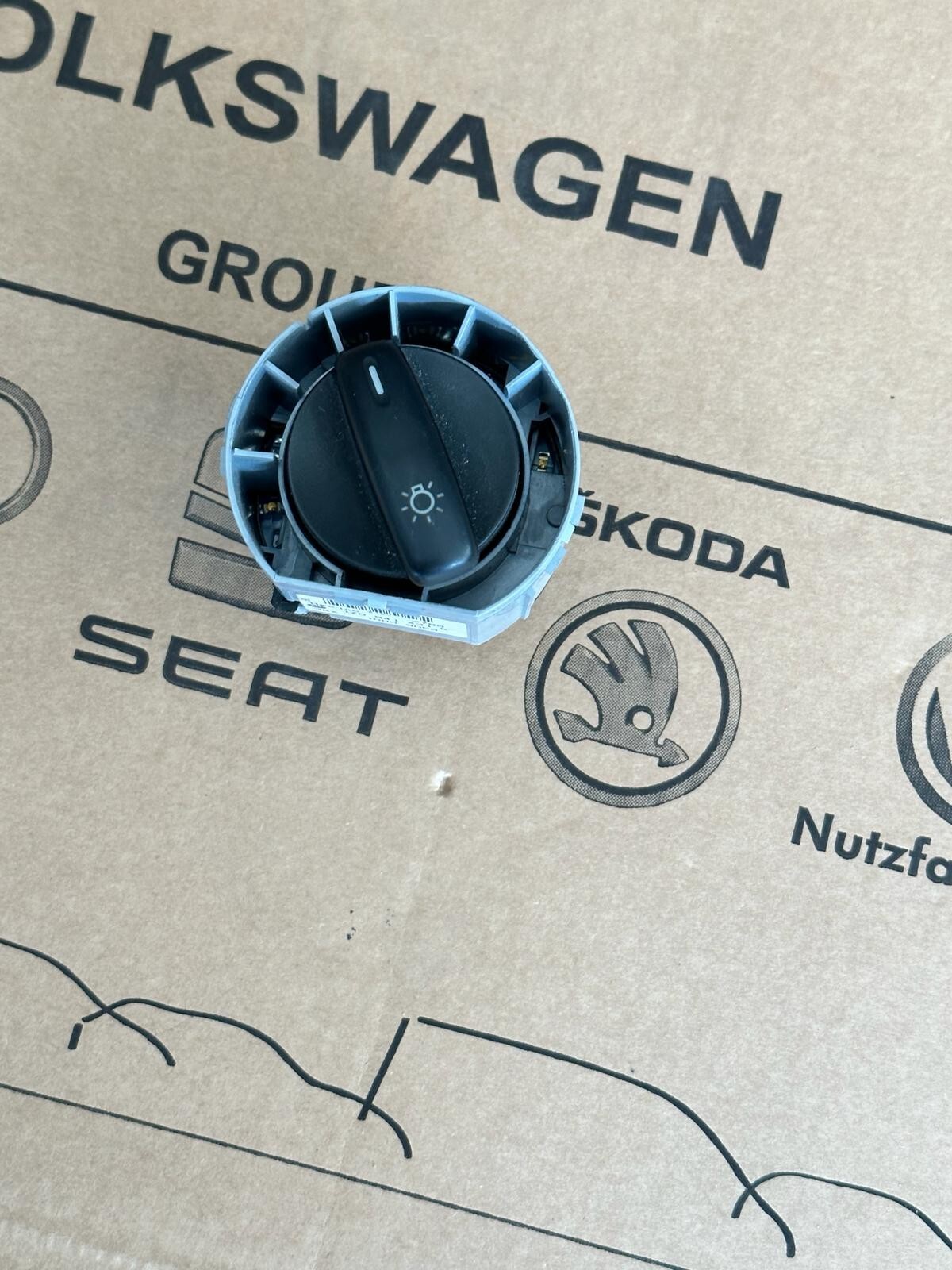 SKODA OCTAVIA LICHTSCHALTER HAUPTLICHT SCHALTER HAUPTLICHT 1Z0941431K ORIG.NEU - Obrázek 7