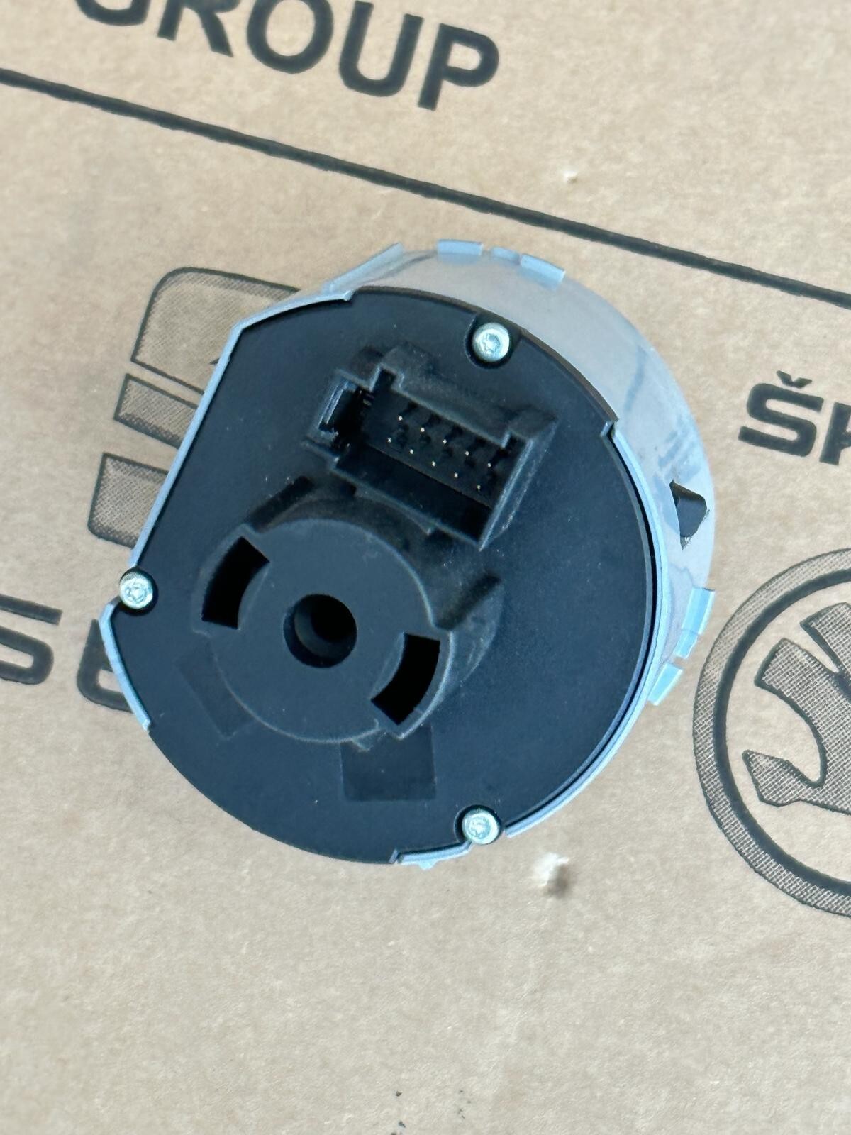 SKODA OCTAVIA LICHTSCHALTER HAUPTLICHT SCHALTER HAUPTLICHT 1Z0941431K ORIG.NEU - Obrázek 8