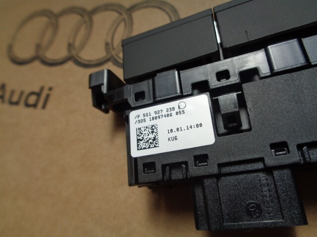 VW GOLF 7 DRUCKTASTEN SCHALTER PDC PLA 5G1927238F Fast Neu d v Test Wagen ORIG. - Obrázek 3