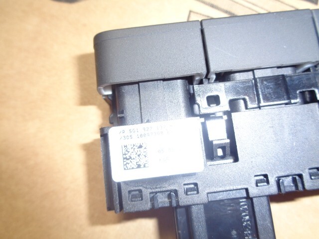 VW GOLF BEDIENEINHEIT DRUCKTASTEN 5G1927137N Fast Neu Teil dem vom Test Wagen.. - Obrázek 5