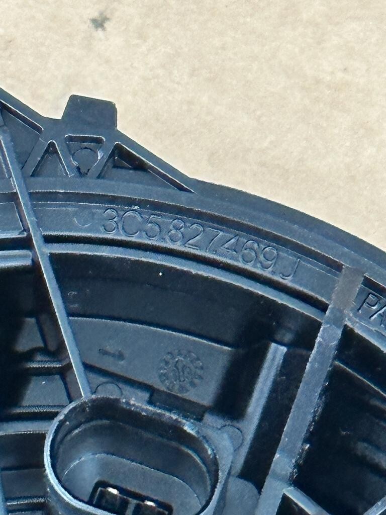 VW GOLF HECKKLAPPENÖFFNER LOGO VW 5G6827469C DEMONT VOM TEST WAGEN FAST NEU ORIG - Obrázek 11