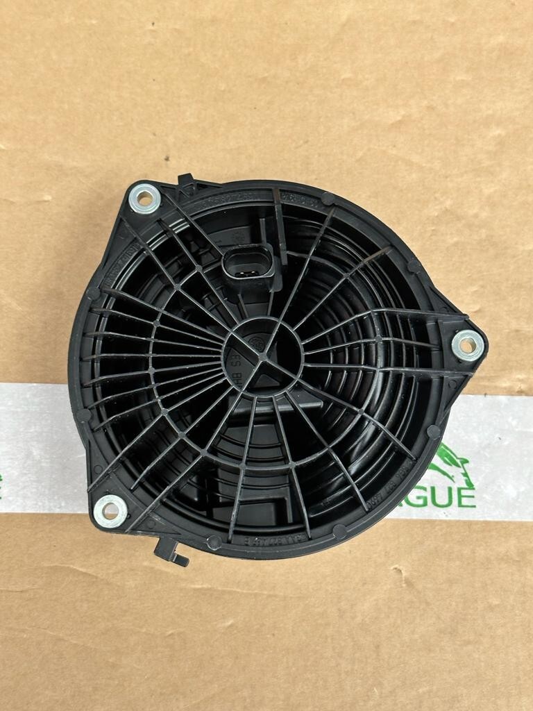 VW GOLF HECKKLAPPENÖFFNER LOGO VW 5G6827469C DEMONT VOM TEST WAGEN FAST NEU ORIG - Obrázek 7