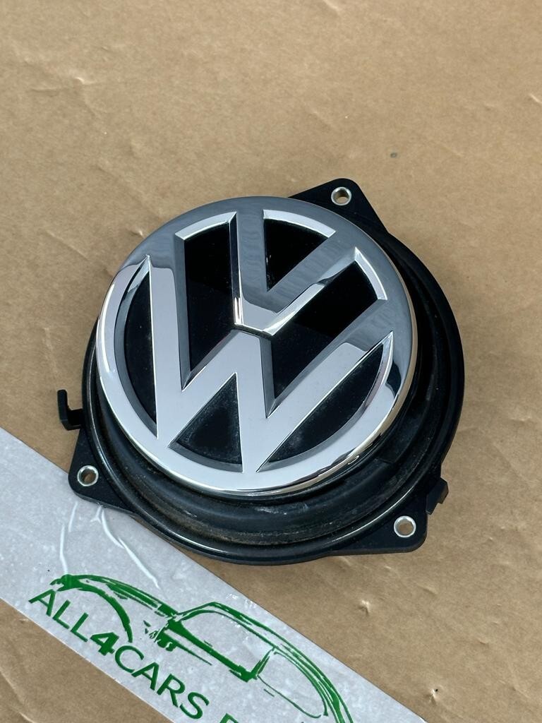 VW GOLF HECKKLAPPENÖFFNER LOGO VW 5G6827469C DEMONT VOM TEST WAGEN FAST NEU ORIG
