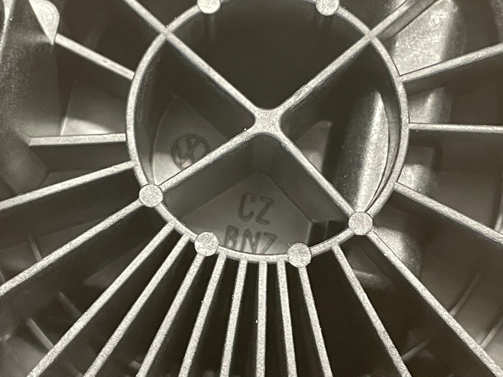 VW PASSAT ARTEON GOLF SPORTSVAN HECKKLAPPENÖFFNER LOGO 510827469 NEU VW ORIGINAL - Obrázek 19