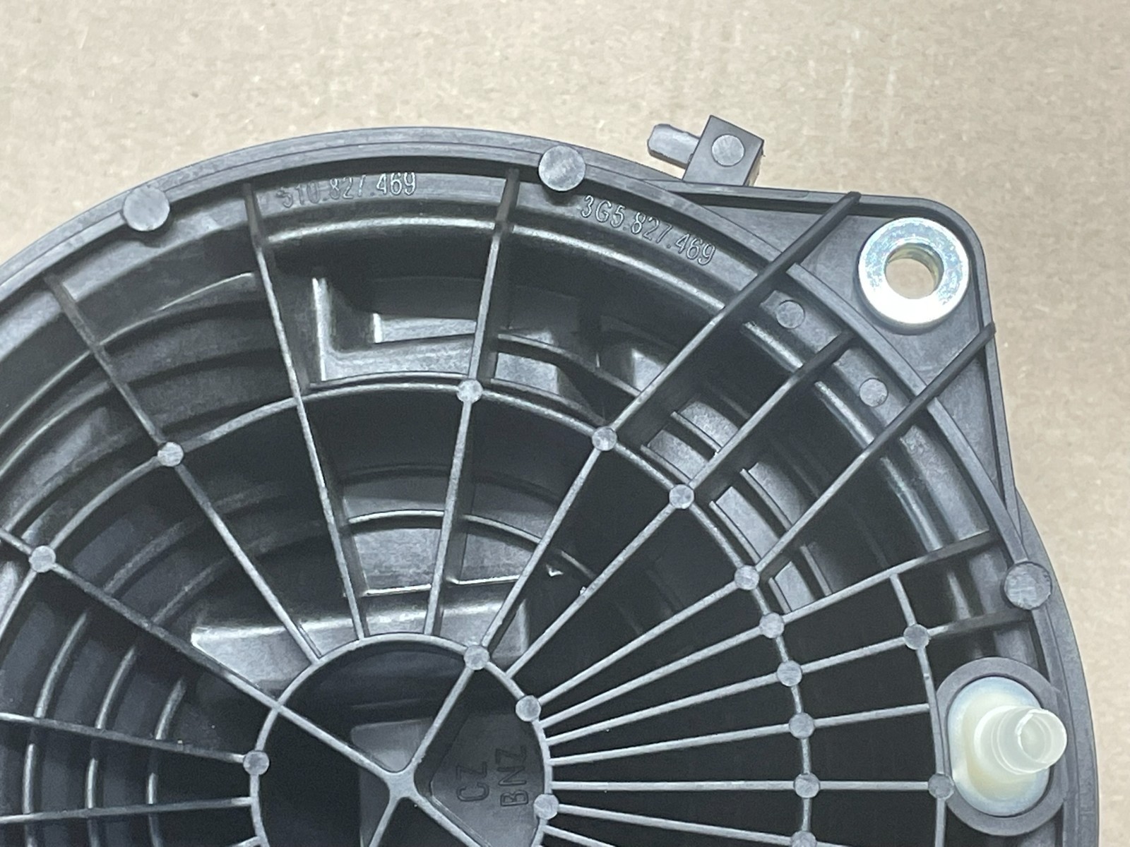 VW PASSAT ARTEON GOLF SPORTSVAN HECKKLAPPENÖFFNER LOGO 510827469 NEU VW ORIGINAL - Obrázek 23