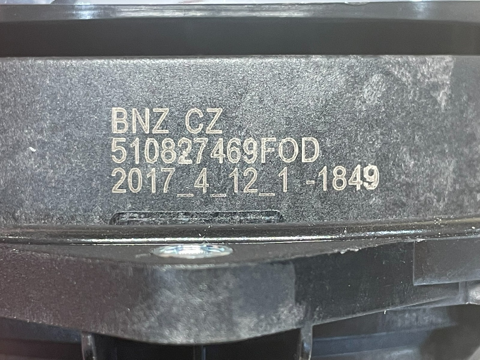 VW PASSAT ARTEON GOLF SPORTSVAN HECKKLAPPENÖFFNER LOGO 510827469 NEU VW ORIGINAL - Obrázek 7