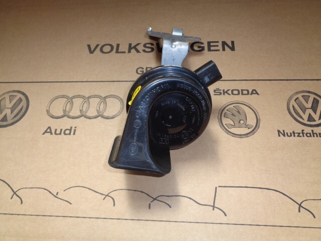 VW SEAT AUDI SIGNALTON HUPE FANFARE HORN 5Q0951223D Fast Neu Teil d v Test Wagen