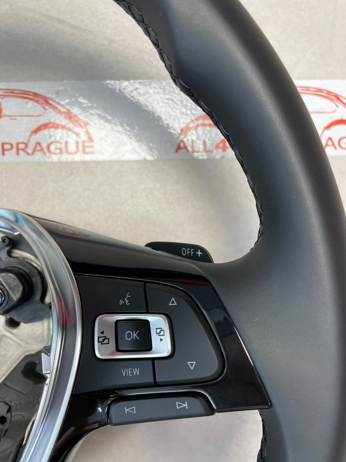 VW TIGUAN TOURAN LENKRAD BEHEIZT SPORT ABGEFLACHT 5TA419091AQ FAST NEU NUR 700km - Obrázek 8