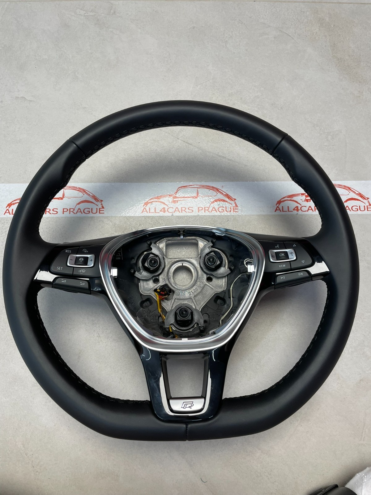 VW TIGUAN TOURAN LENKRAD BEHEIZT SPORT ABGEFLACHT 5TA419091AQ FAST NEU NUR 700km