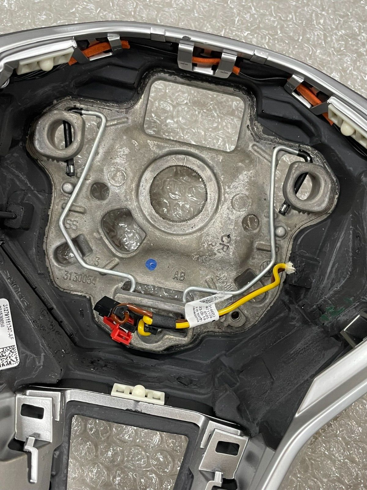 VW TOUAREG MULTIFUNKTIONS SPORT LENKRAD BEHEIZT "R" 760419089S Fast Neu Test Car - Obrázek 3