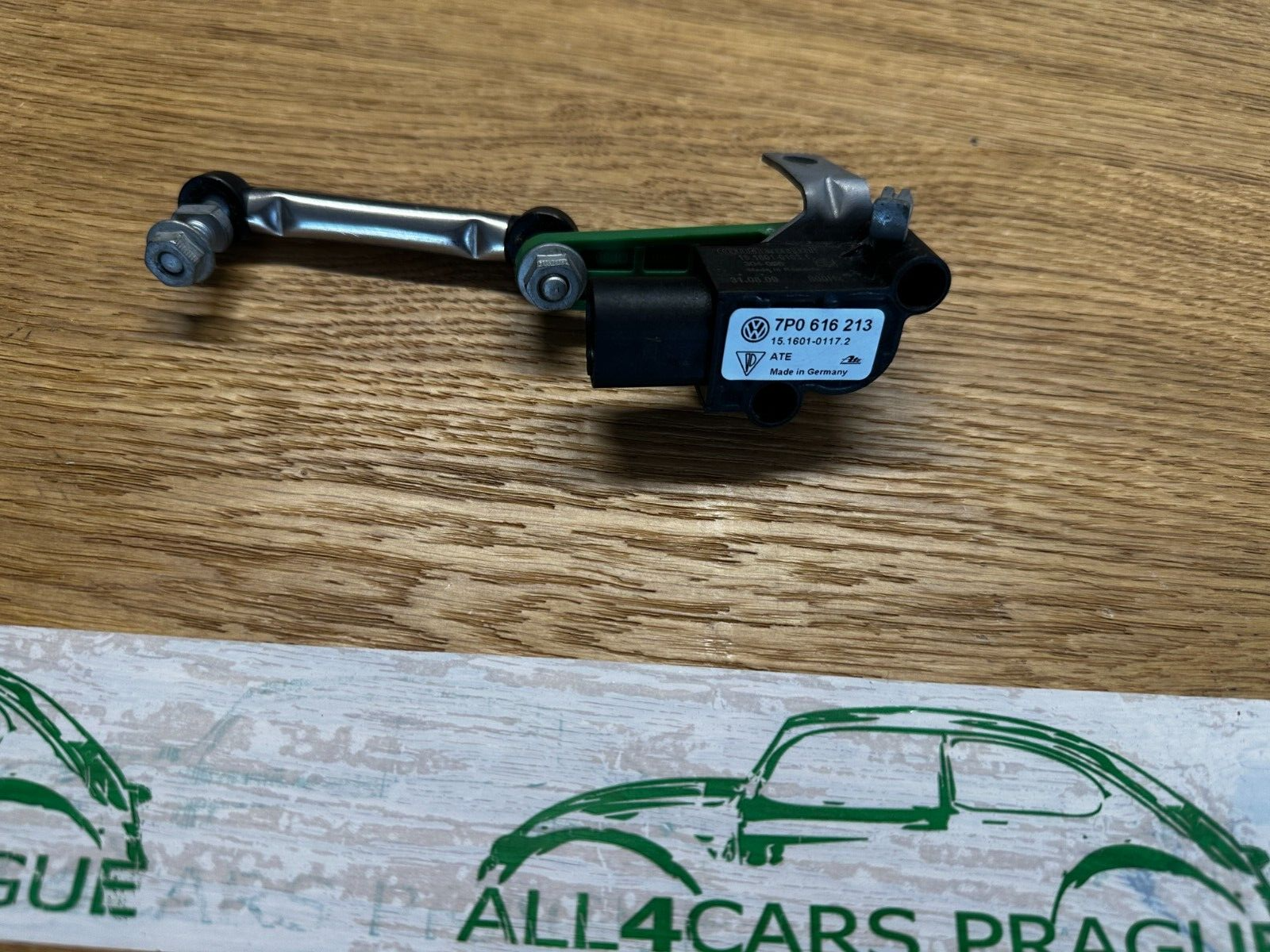 VW TOUAREG NIVEAUSENSOR VORNE LINKS 7P0616213 Fast Neu dem v Test Wagen ORIG. VW - Obrázek 3