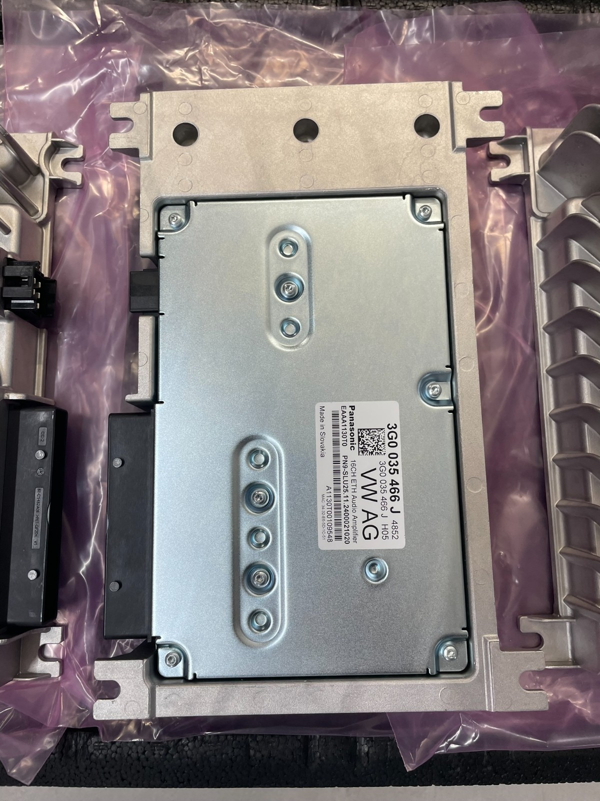 3G0035466J VW ŠKODA AUDIO VERSTÄRKER AUDIO AMPLIFIER 3G0035466J ORIG.NEU TEIL ! - Obrázek 11