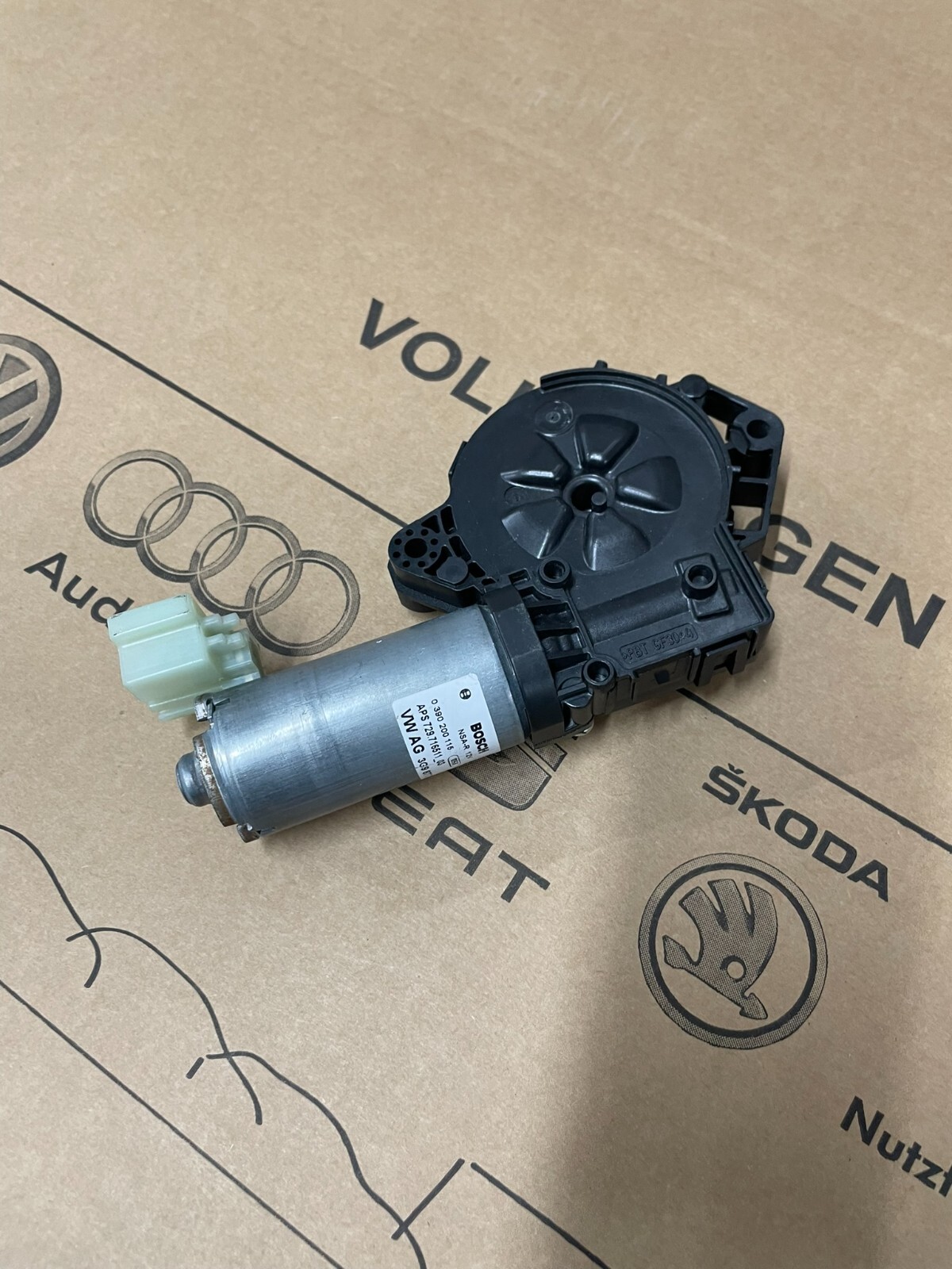 3G9877795D VOLKSWAGEN PASSAT B8 3G VORN SCHIEBEDACH MOTOR 3G9877795D Fast Neu... - Obrázek 12