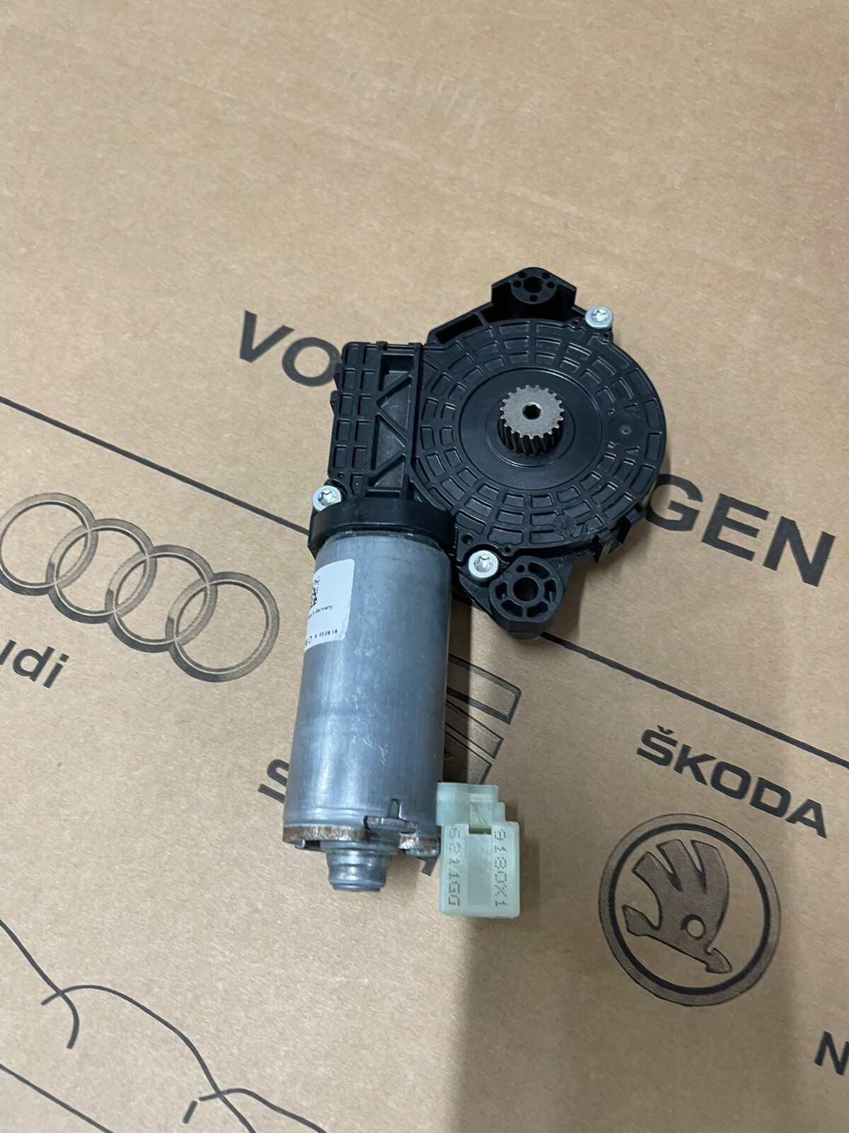 3G9877795D VOLKSWAGEN PASSAT B8 3G VORN SCHIEBEDACH MOTOR 3G9877795D Fast Neu... - Obrázek 13