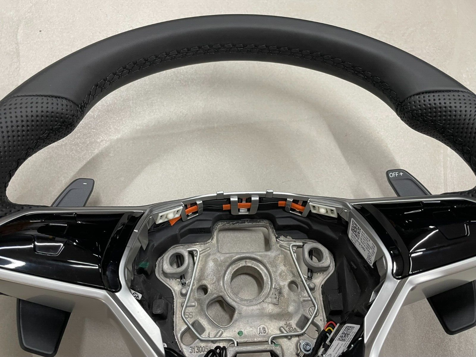 5H0419089GC VW LENKRAD SPORT R LOGO ABGEFLACHT GELOCHT VW ARTEON TIGUAN GOLF ... - Obrázek 11