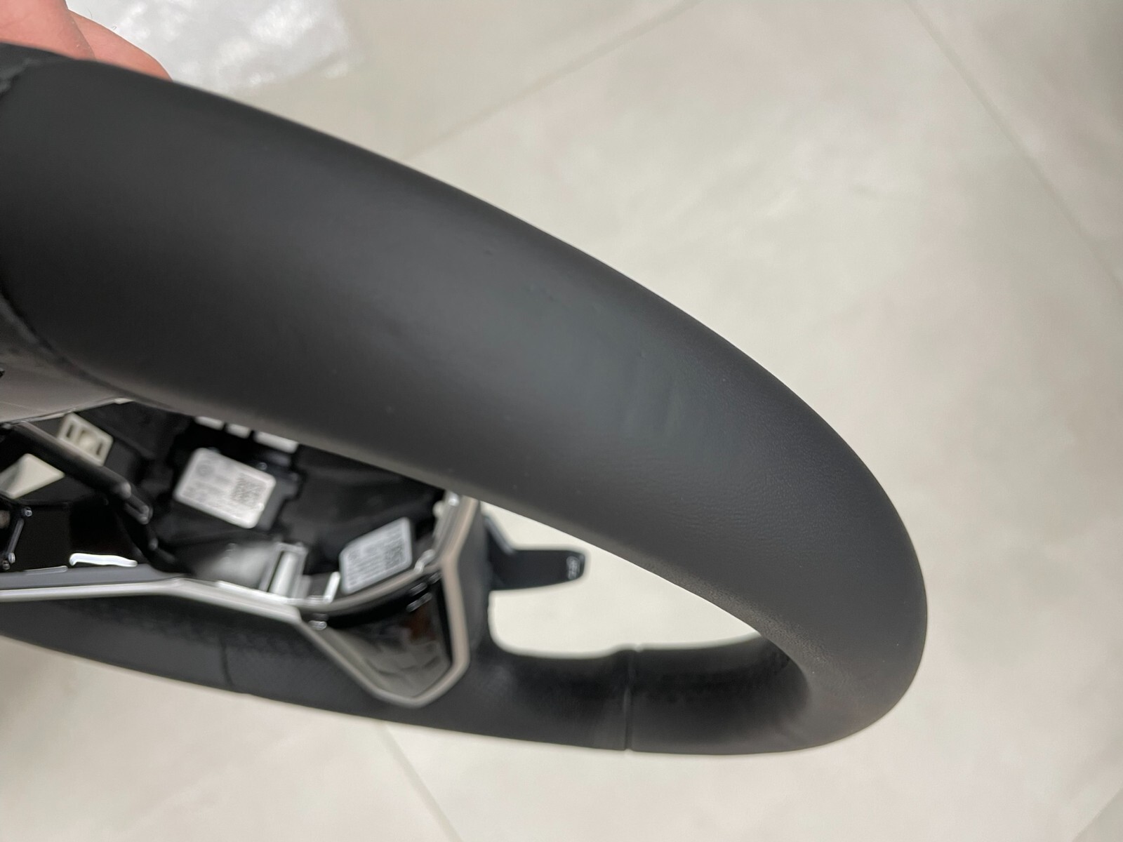 5H0419089GC VW LENKRAD SPORT R LOGO ABGEFLACHT GELOCHT VW ARTEON TIGUAN GOLF ... - Obrázek 17