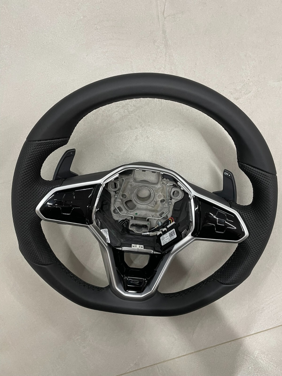 5H0419089GC VW LENKRAD SPORT R LOGO ABGEFLACHT GELOCHT VW ARTEON TIGUAN GOLF ... - Obrázek 20