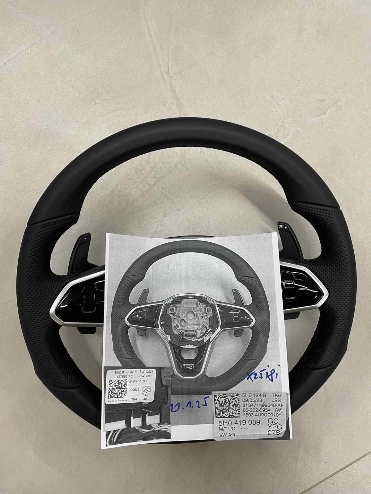 5H0419089GC VW LENKRAD SPORT R LOGO ABGEFLACHT GELOCHT VW ARTEON TIGUAN GOLF ... - Obrázek 23