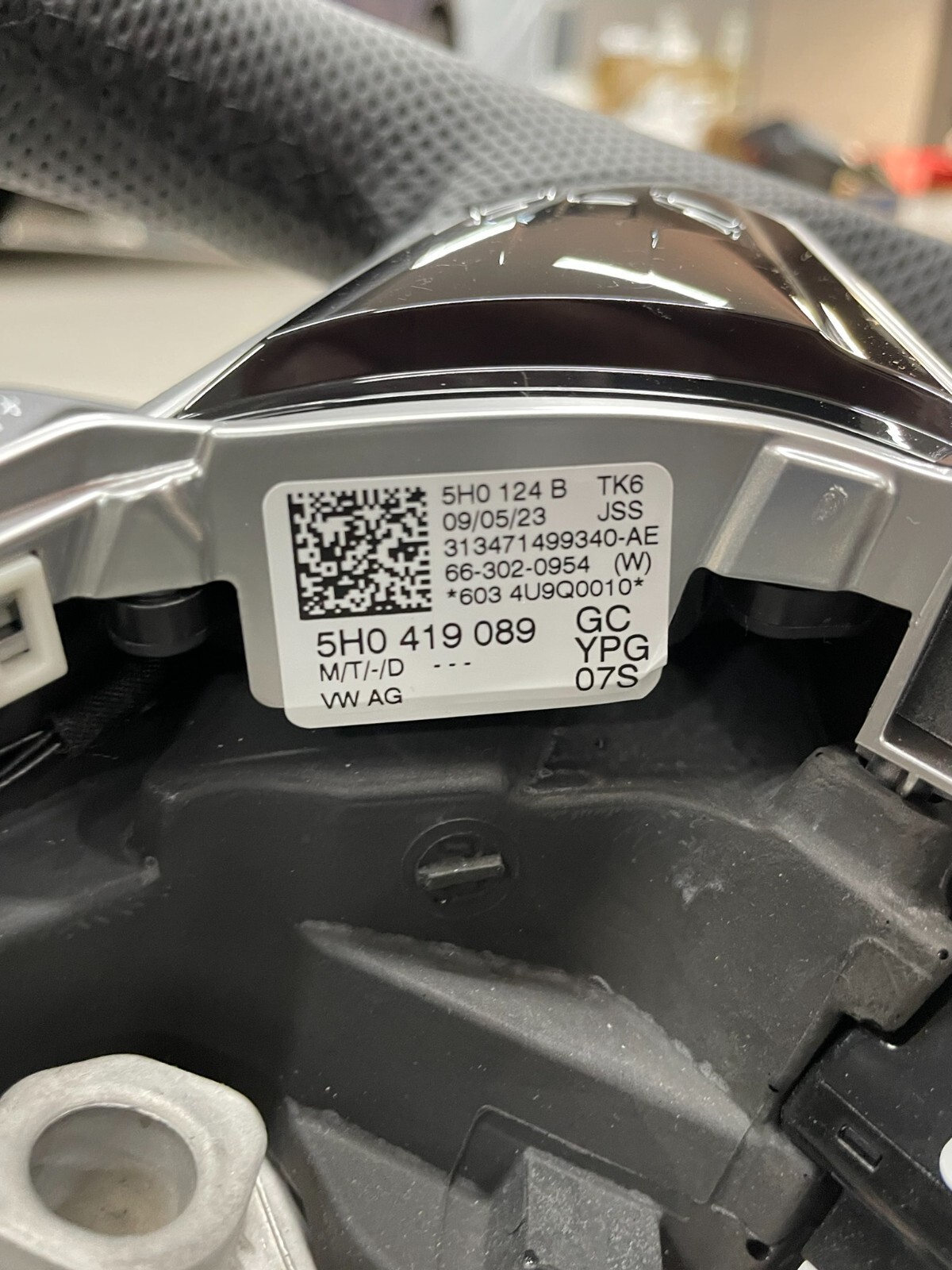 5H0419089GC VW LENKRAD SPORT R LOGO ABGEFLACHT GELOCHT VW ARTEON TIGUAN GOLF ... - Obrázek 6