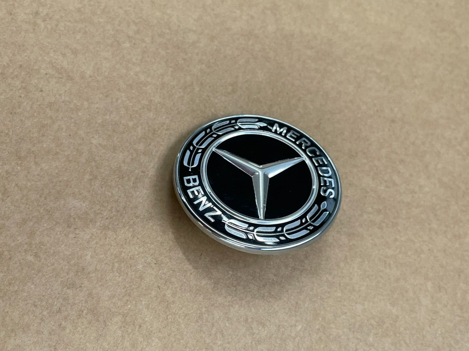 A0008171701 MERCEDES BENZ MOTORHAUBE STERN EMBLEM 57mm A0008171701 ORIG.FAST NE - Obrázek 3