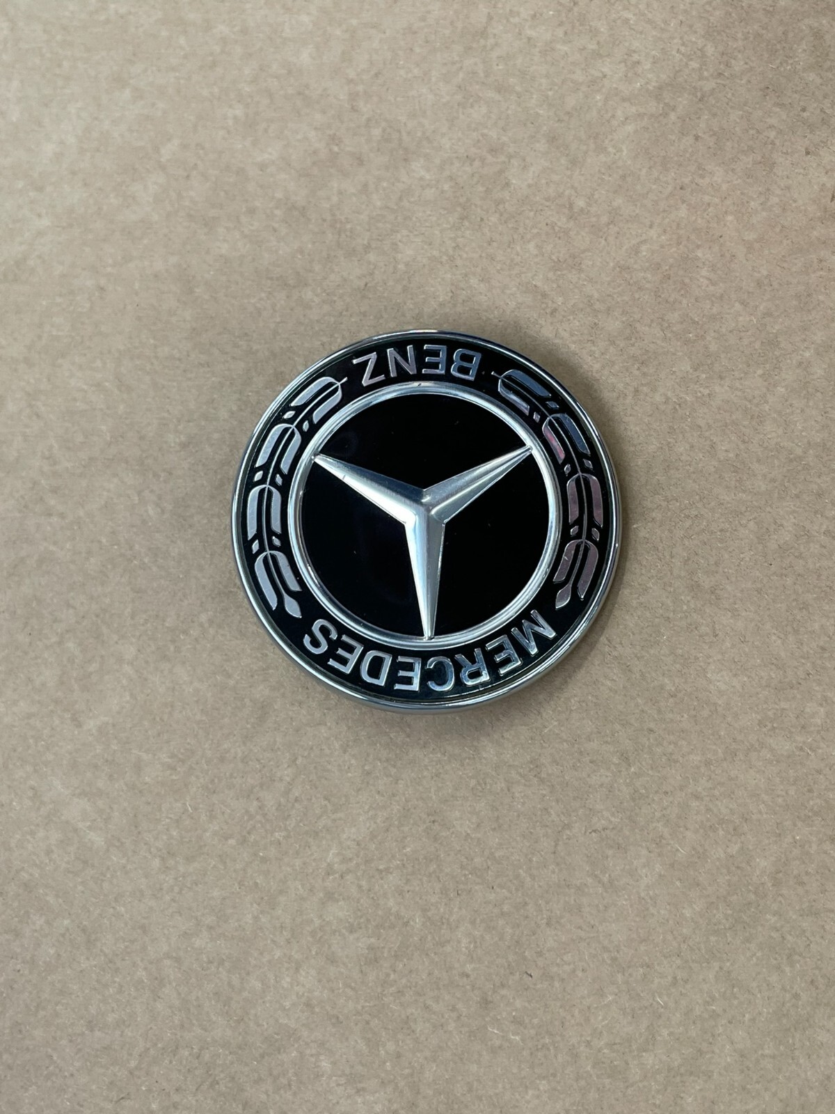 A0008171701 MERCEDES BENZ MOTORHAUBE STERN EMBLEM 57mm A0008171701 ORIG.FAST NE