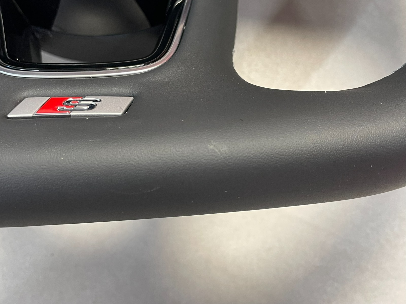 AUDI A3 S3 8Y LENKRAD SPORT ABGEFLACHT GELOCHT SCHALTWIPPEN 8Y0419091Q ORIG NEU - Obrázek 11