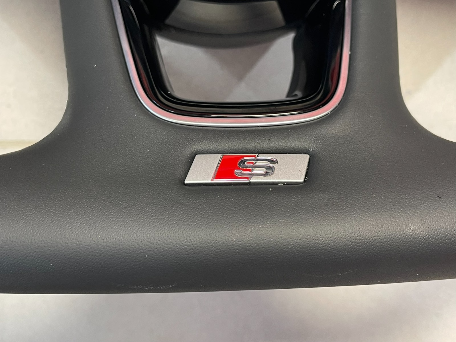 AUDI A3 S3 8Y LENKRAD SPORT ABGEFLACHT GELOCHT SCHALTWIPPEN 8Y0419091Q ORIG NEU - Obrázek 12