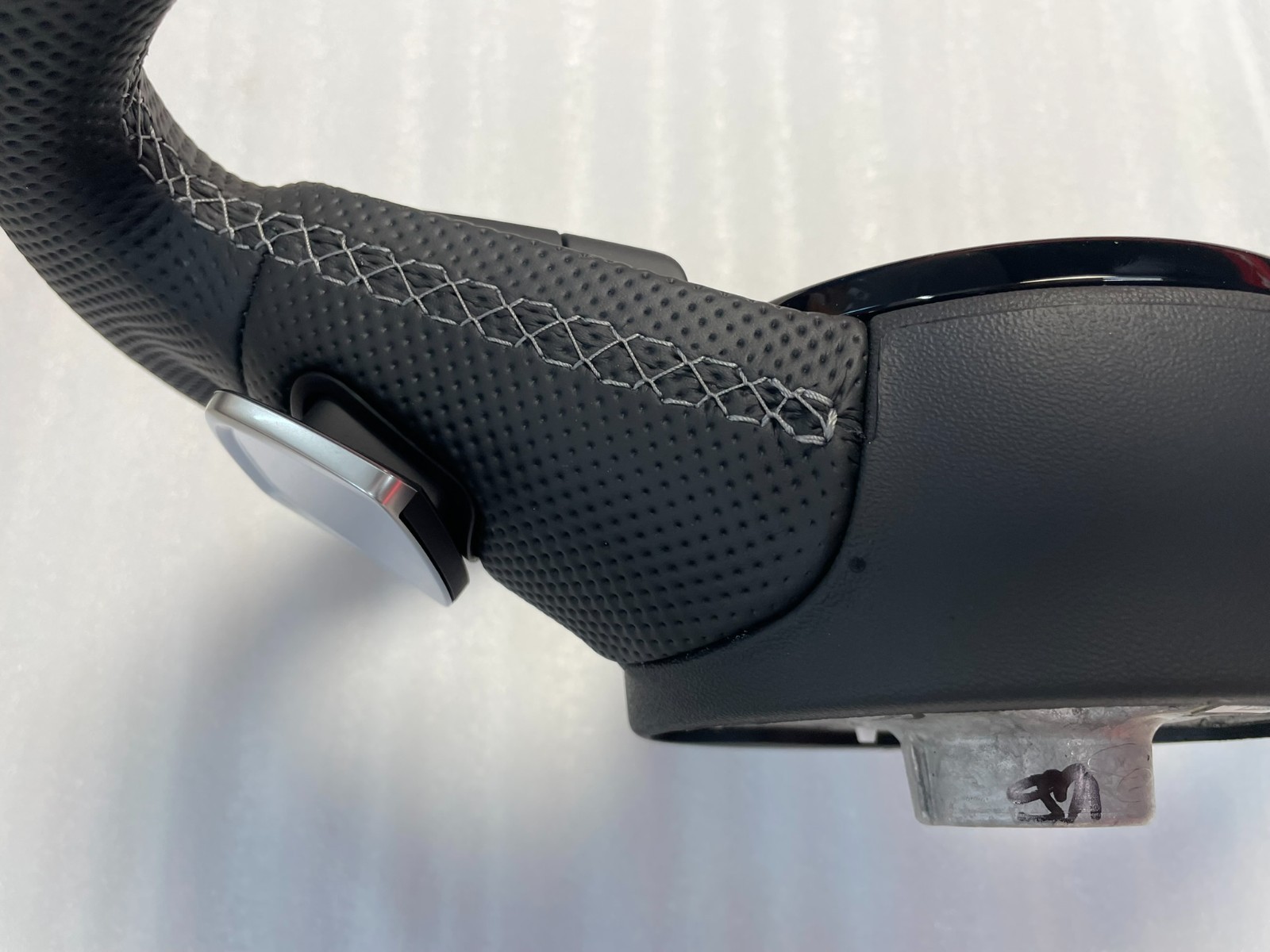 AUDI A3 S3 8Y LENKRAD SPORT ABGEFLACHT GELOCHT SCHALTWIPPEN 8Y0419091Q ORIG NEU - Obrázek 19