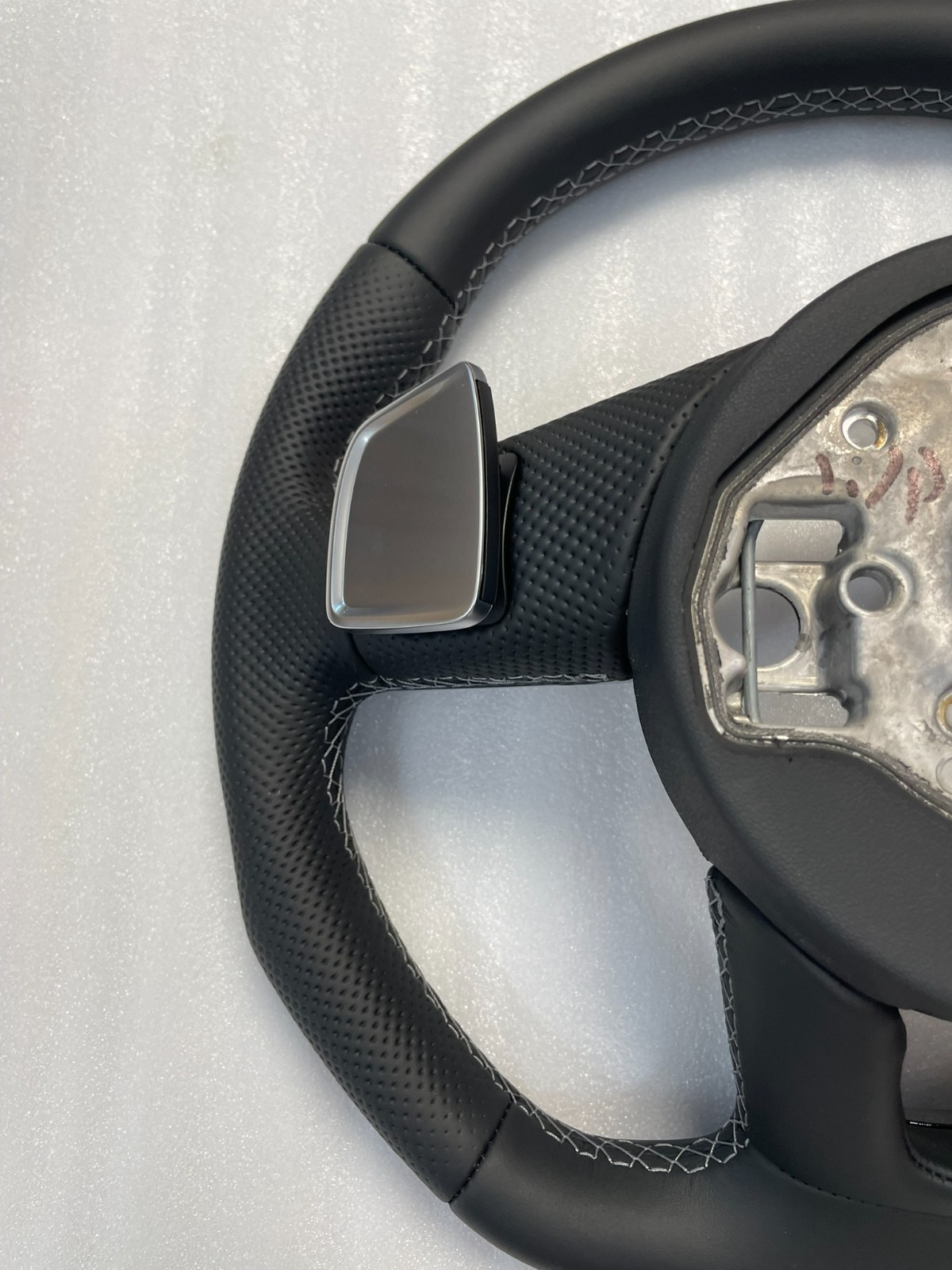 AUDI A3 S3 8Y LENKRAD SPORT ABGEFLACHT GELOCHT SCHALTWIPPEN 8Y0419091Q ORIG NEU - Obrázek 24