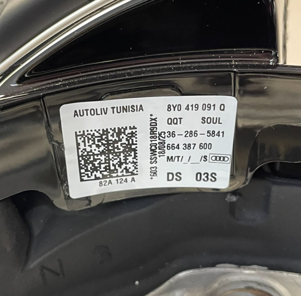 AUDI A3 S3 8Y LENKRAD SPORT ABGEFLACHT GELOCHT SCHALTWIPPEN 8Y0419091Q ORIG NEU - Obrázek 4