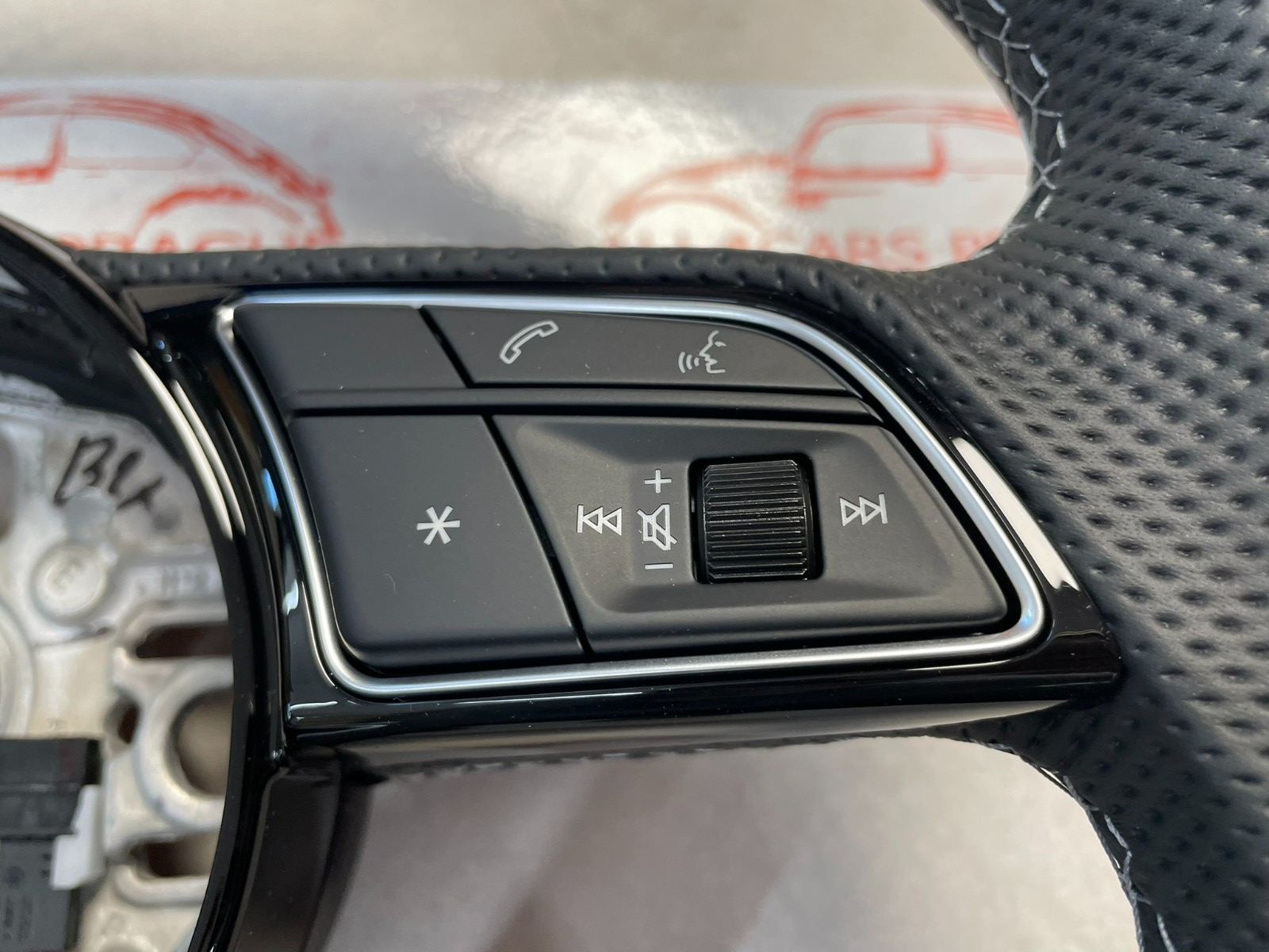 AUDI A3 S3 8Y LENKRAD SPORT ABGEFLACHT GELOCHT SCHALTWIPPEN 8Y0419091Q ORIG NEU - Obrázek 9