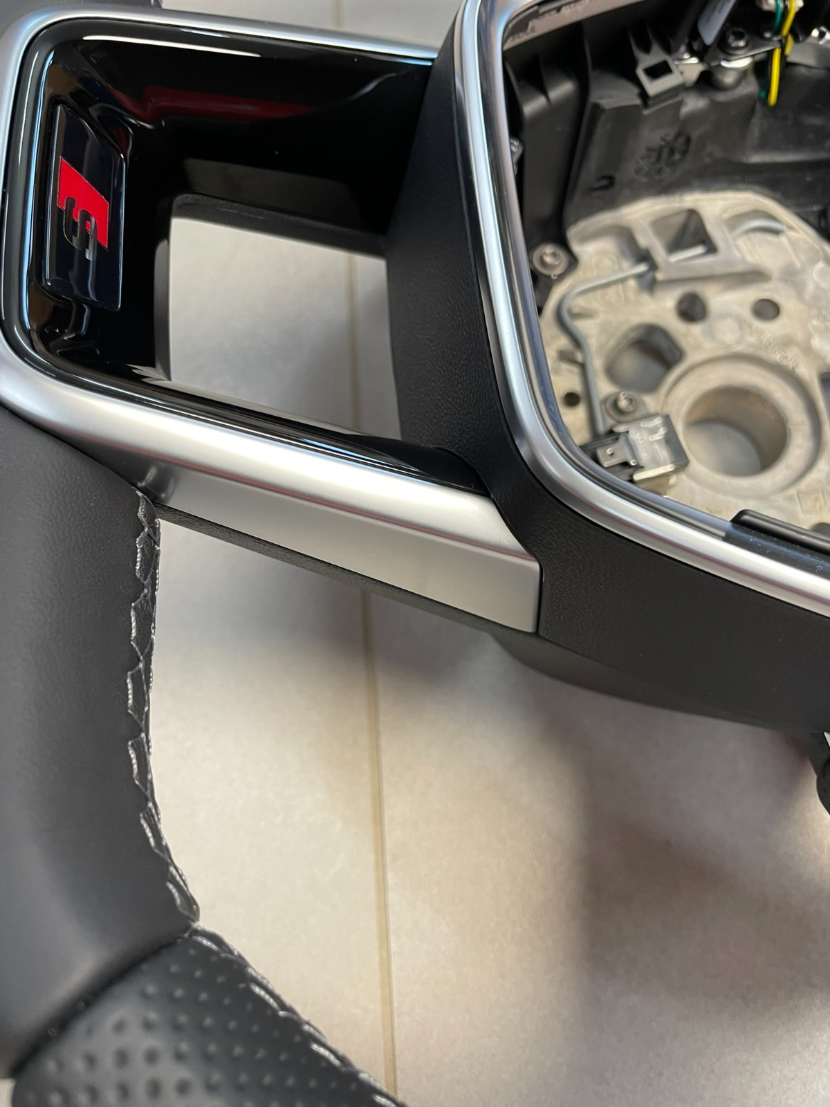 AUDI A6 C8 - AUDI SPORT LENKRAD S LEDER GELOCHT ABGEFLACHT 4K0419091BE NEU ! - Obrázek 12