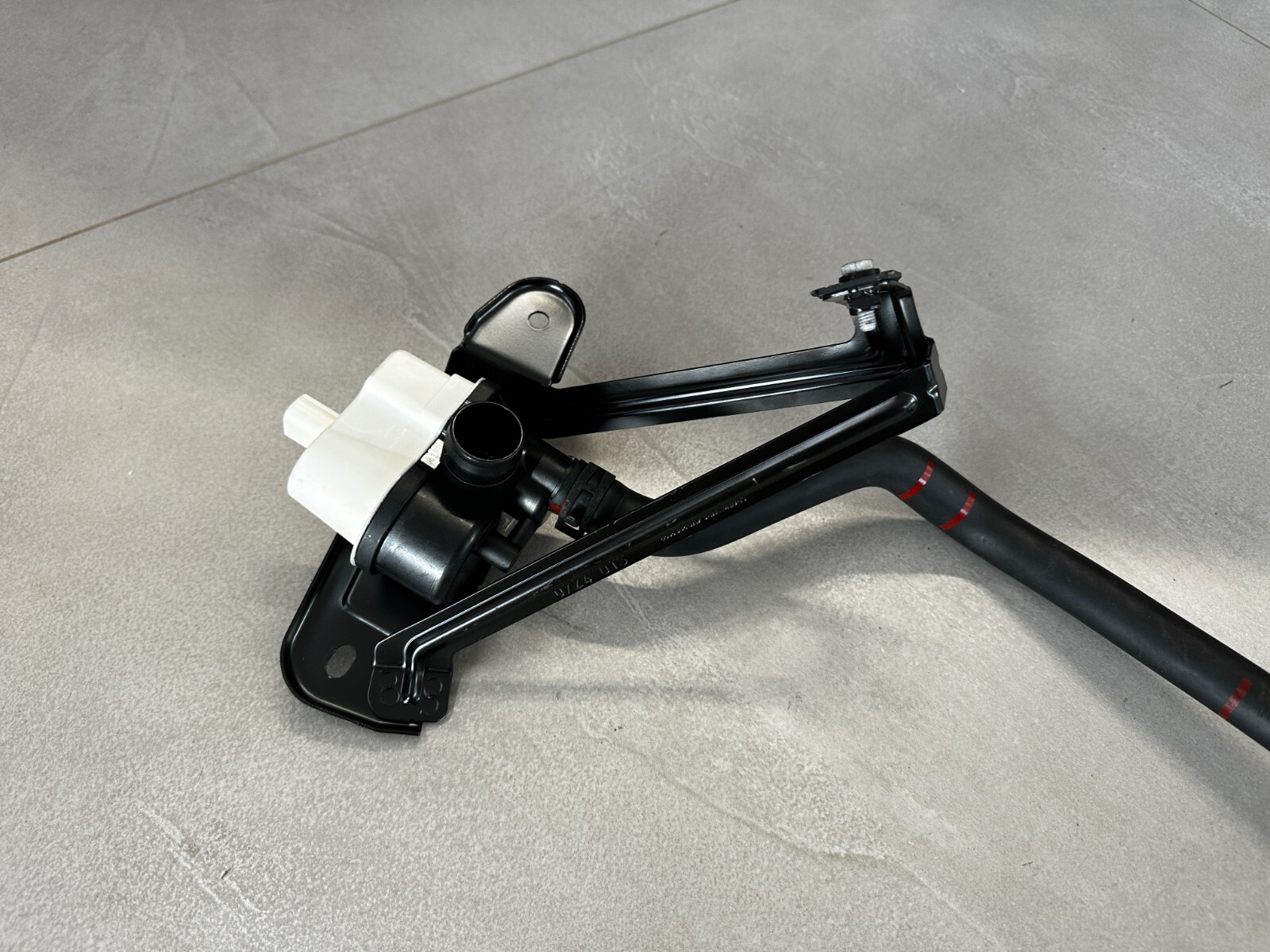 AUDI ENTLÜFTUNGSSCHLAUCH 7L0906243F 4M4201999C 4M0201369B Fast Neu Dem Test Car - Obrázek 10