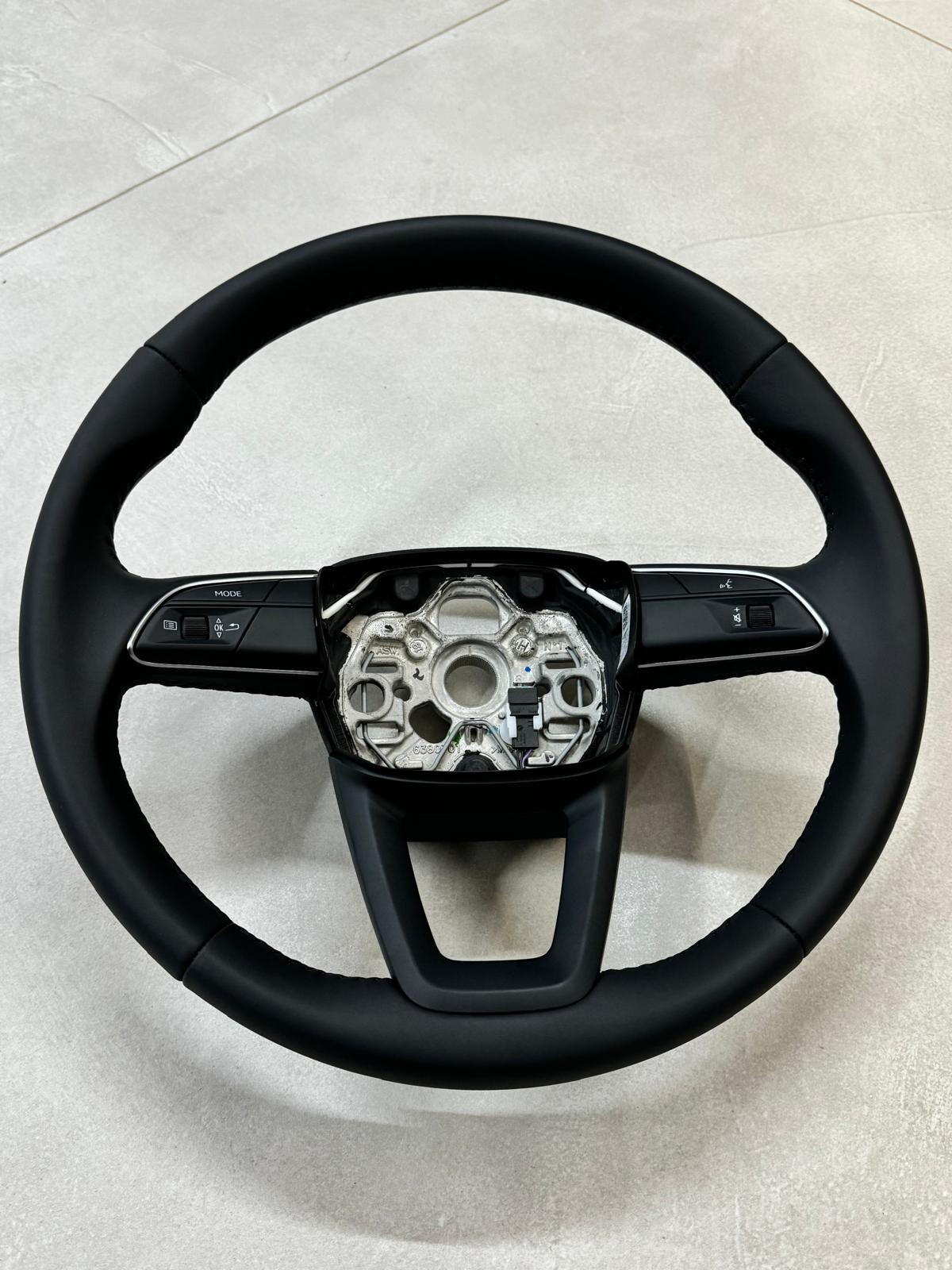 AUDI Q3 MULTIFUNKTIONAL SPORT LENKRAD LEDER 83A419091 NTM SCHWARZ SOUL NEU AUDI