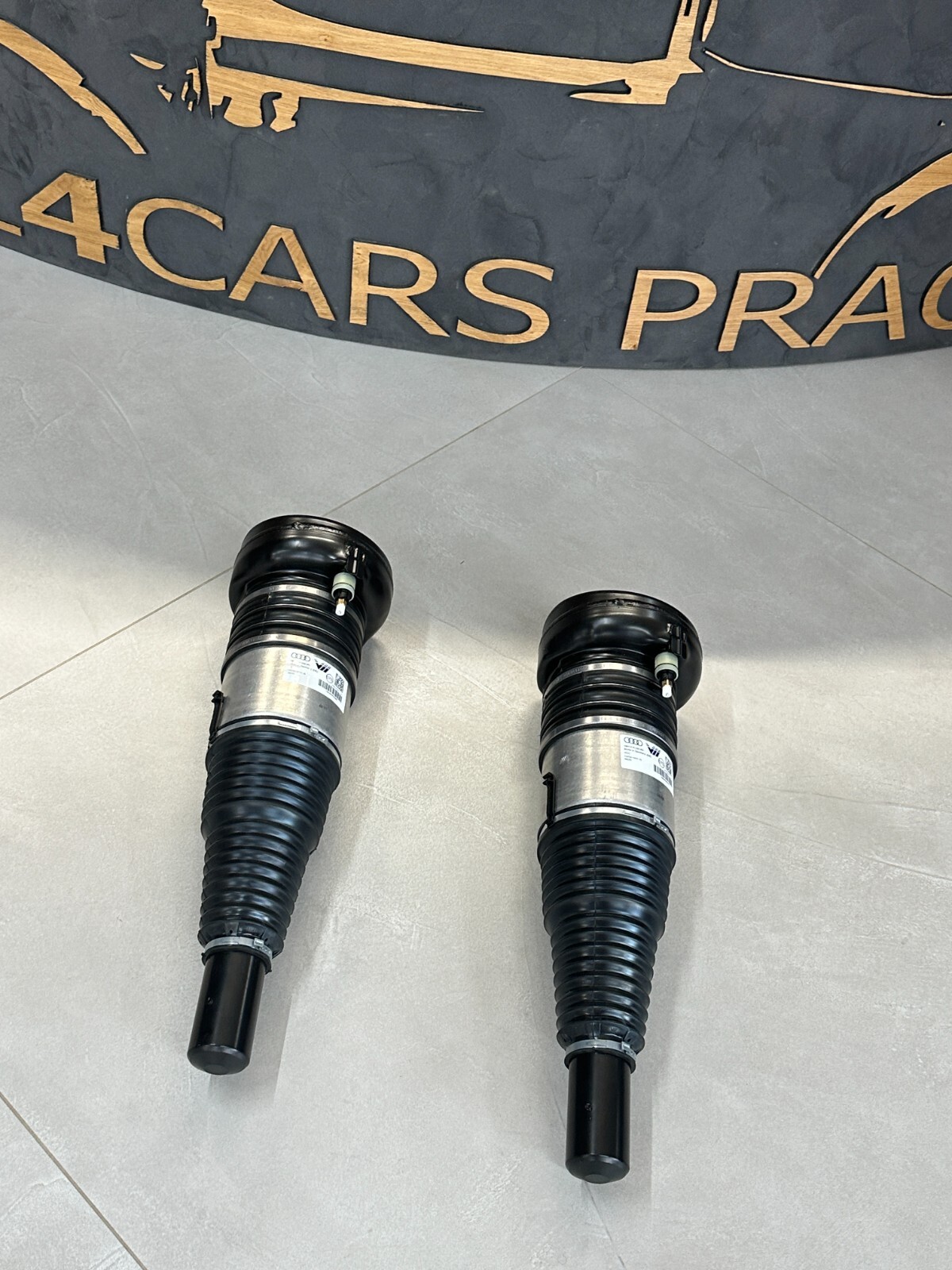 AUDI Q7 LUFT STOßDÄMPFER LINKS - RECHTS VORN 4M0616039AT = 4M0616039BD ORIG.NEU