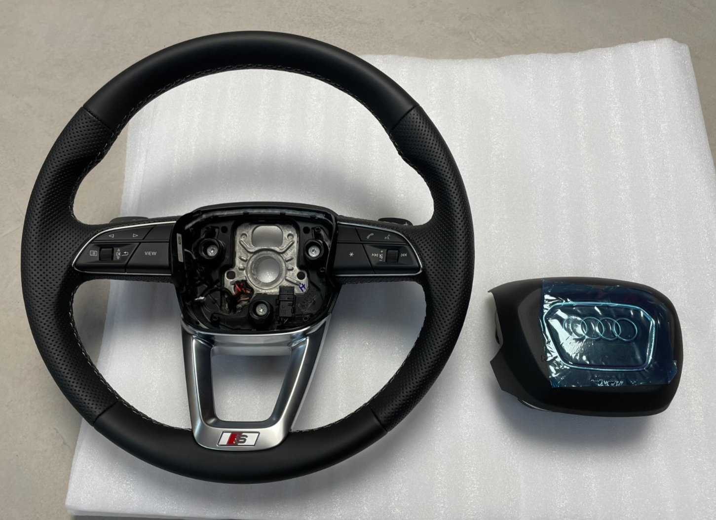 AUDI Q7 Q8 4M LENKRAD SPORT S BEHEIZT GELOCHT KAPAZITÄTS 4M8419091Q ORIG. NEU ! - Obrázek 9