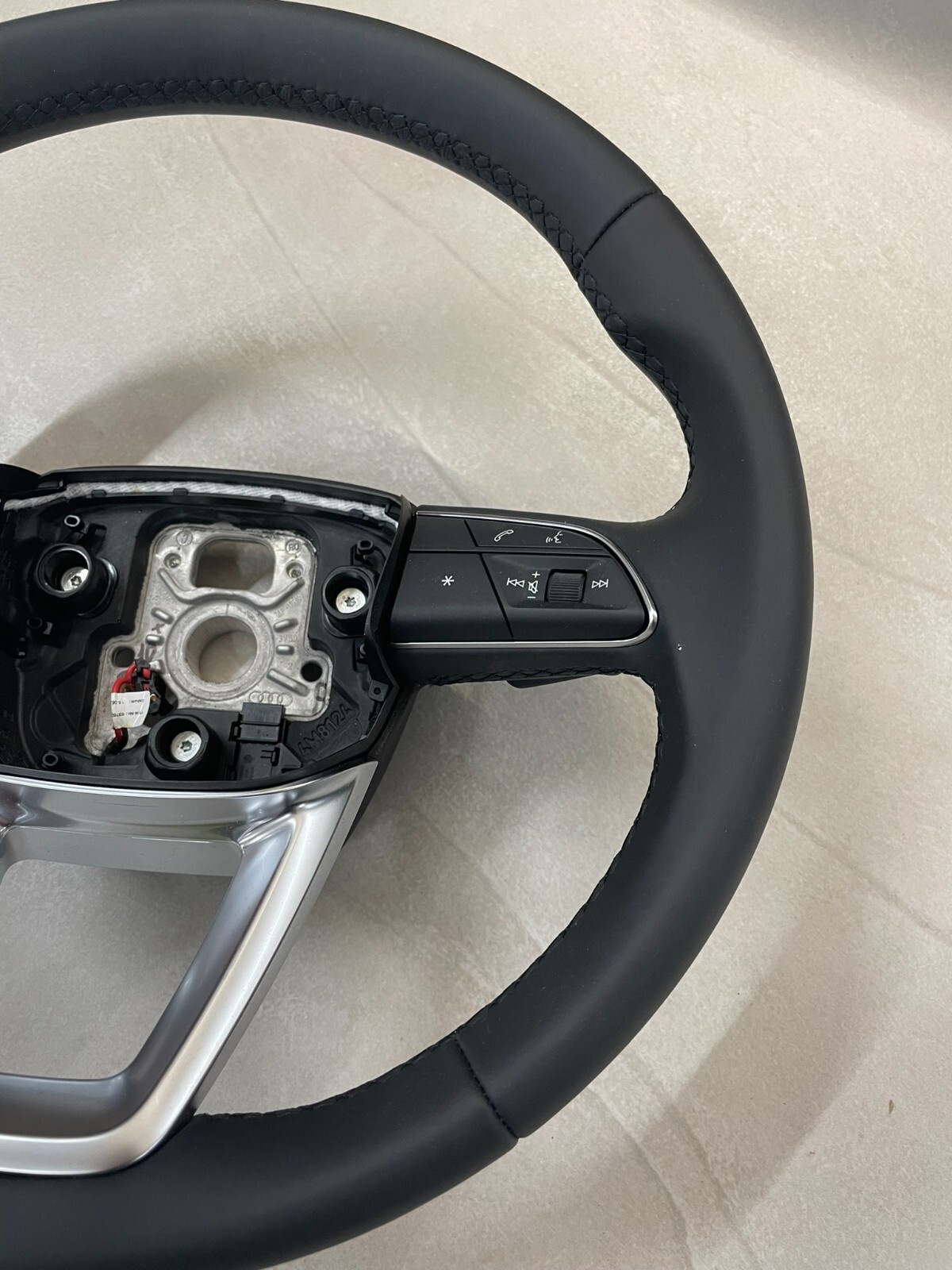 AUDI Q7 Q8 SPORT LEDER LENKRAD BEHEIZT SCHWARZ 4M8419091T Fast Neu d v Test Car - Obrázek 12