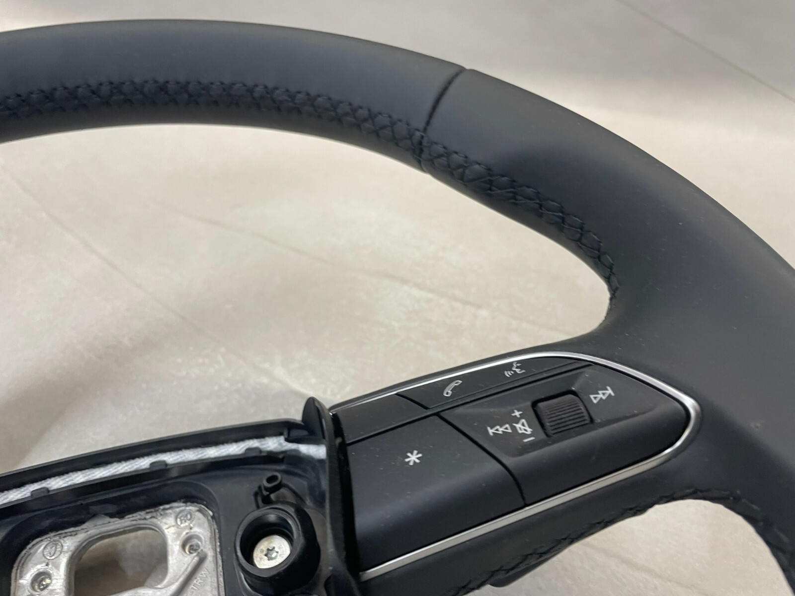 AUDI Q7 Q8 SPORT LEDER LENKRAD BEHEIZT SCHWARZ 4M8419091T Fast Neu d v Test Car - Obrázek 4