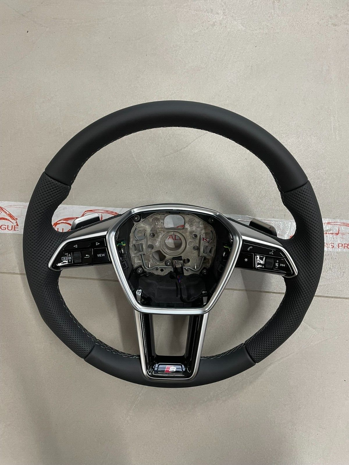 AUDI S6,A6,A7,A8 C8 SPORT LEDER LENKRAD S GELOCHT - Fast Neu-Dem v Neu Wagen... - Obrázek 3