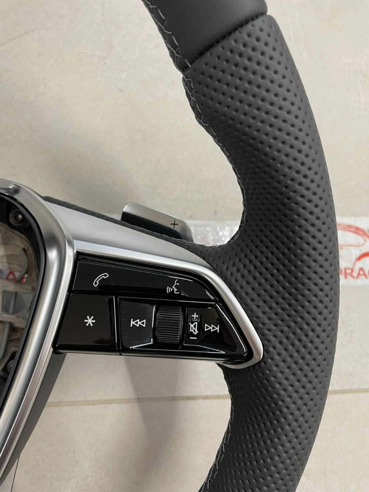 AUDI S6,A6,A7,A8 C8 SPORT LEDER LENKRAD S GELOCHT - Fast Neu-Dem v Neu Wagen... - Obrázek 4