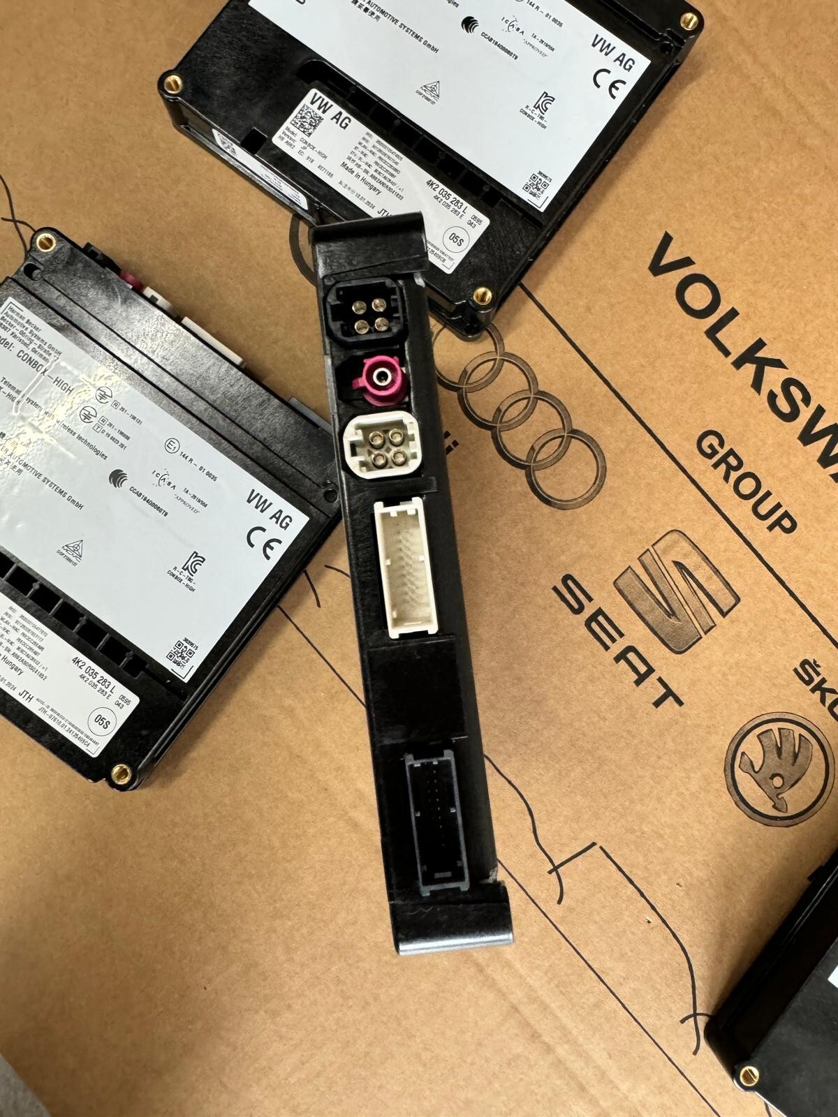 AUDI STEUERGERÄT FÜR NOTRUFMODUL UND KOMMUNIKATIONSEINHEIT 4K2035283L ORIG.NEU! - Obrázek 4