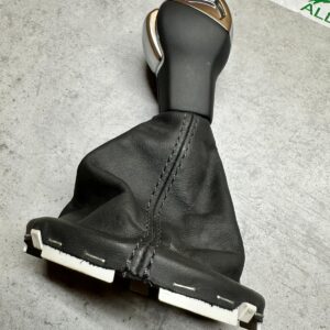 AUDI TT/TTS 2011-2014 SCHALTHEBELGRIFF RHD LEDER SCHWARZ 8J2713139M ORIG.NEU!!