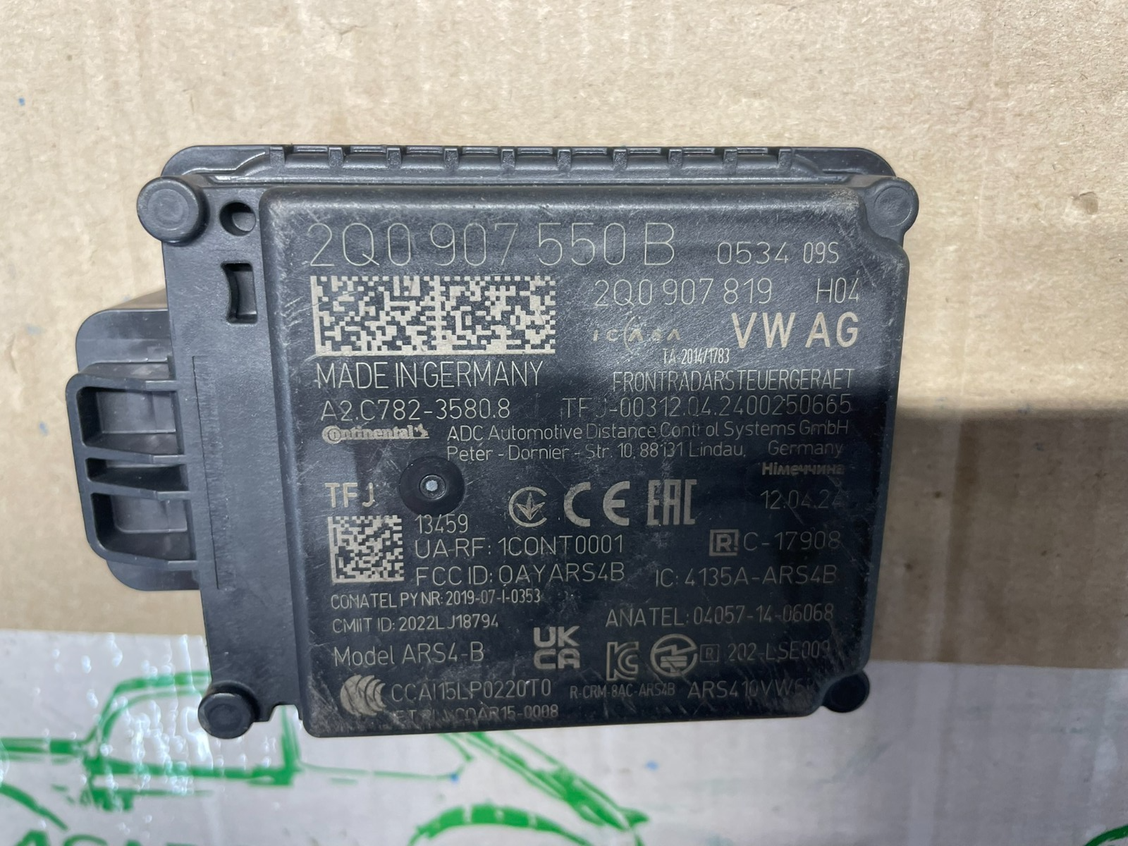 AUDI VW ŠKODA ACC RADARSENSOR 2Q0907550B DEMONTIERT VON NEUEM STOßFANGER ORIG ! - Obrázek 7