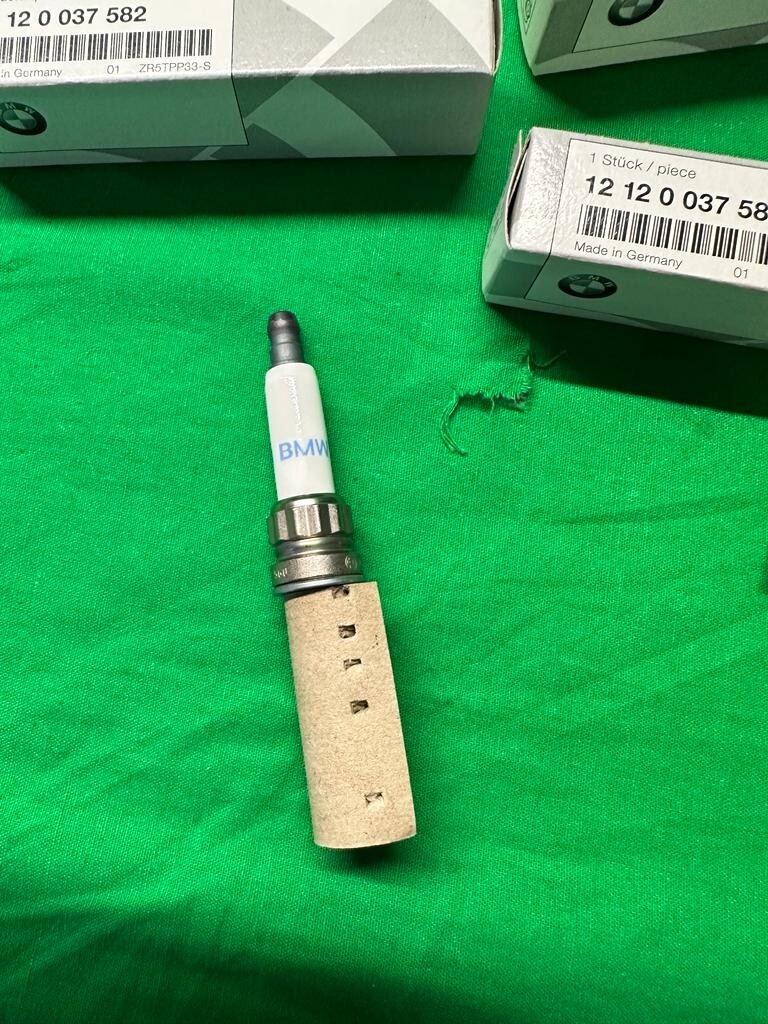 BMW 1,2,3,4,5,6,7,X3,X4,X5,X6 ZÜNDKERZE HOHE ENERGIE 12120037582 ORIG.NEU!!!