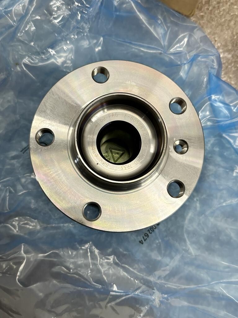 BMW RADNABE MIT LAGER VORNE RADLAGER RADNABE VORN 31206868480 - 6868480,orig.NEU