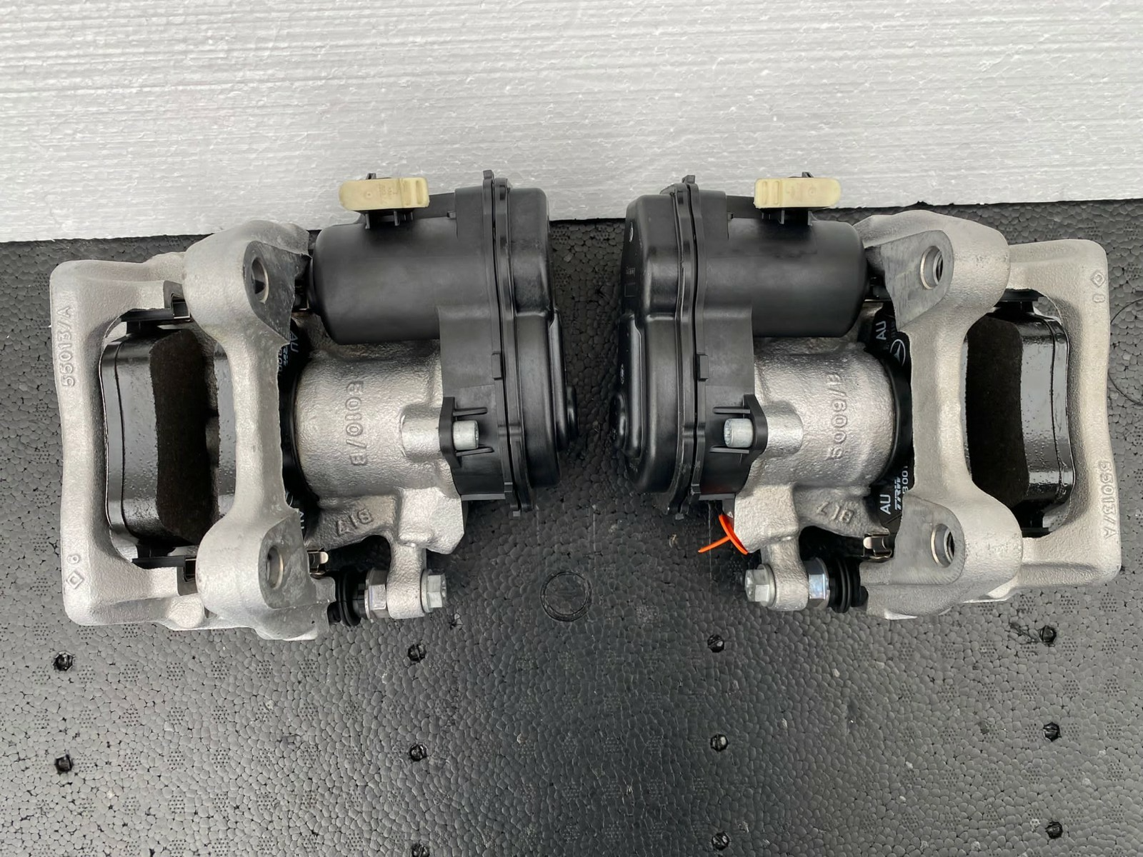 Bremssattel hinten complet links + rechts Mercedes-Benz GLC,C-KLASS NEU!! - Obrázek 3