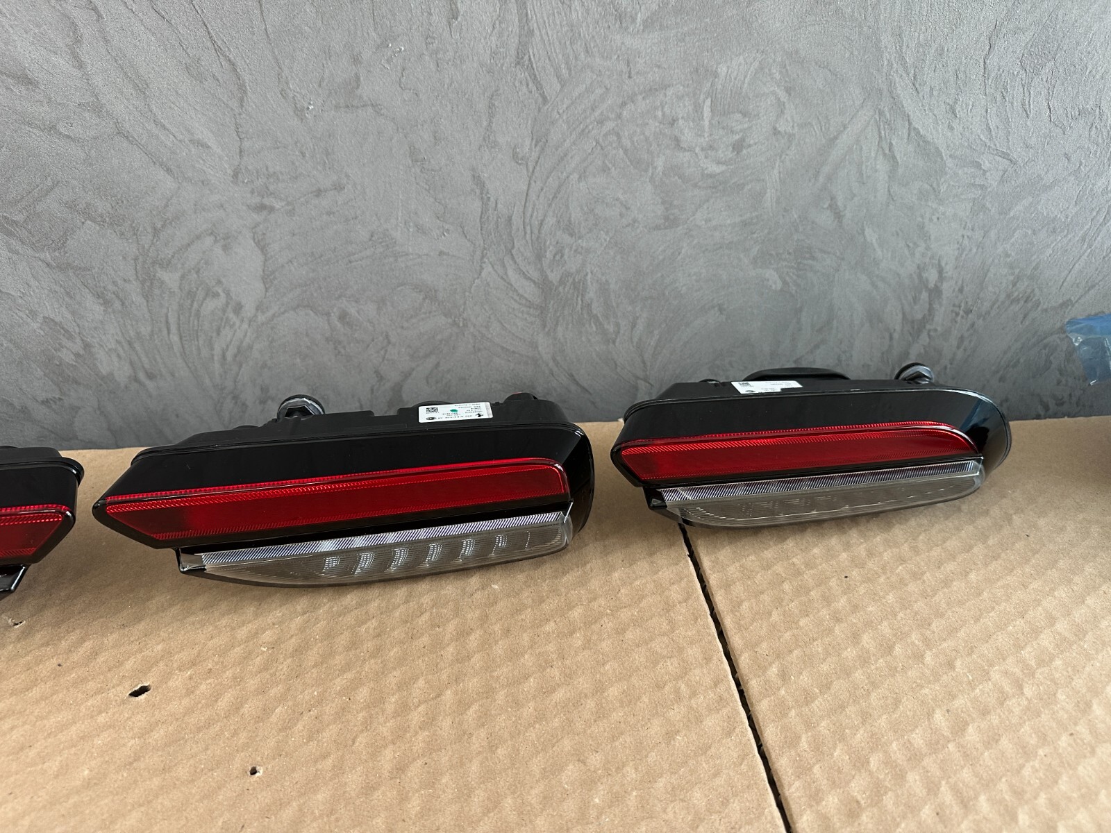 FERRARI PUROSANGUE REAR RIGHT HEADLIGHTS 2*PIECES - Obrázek 5