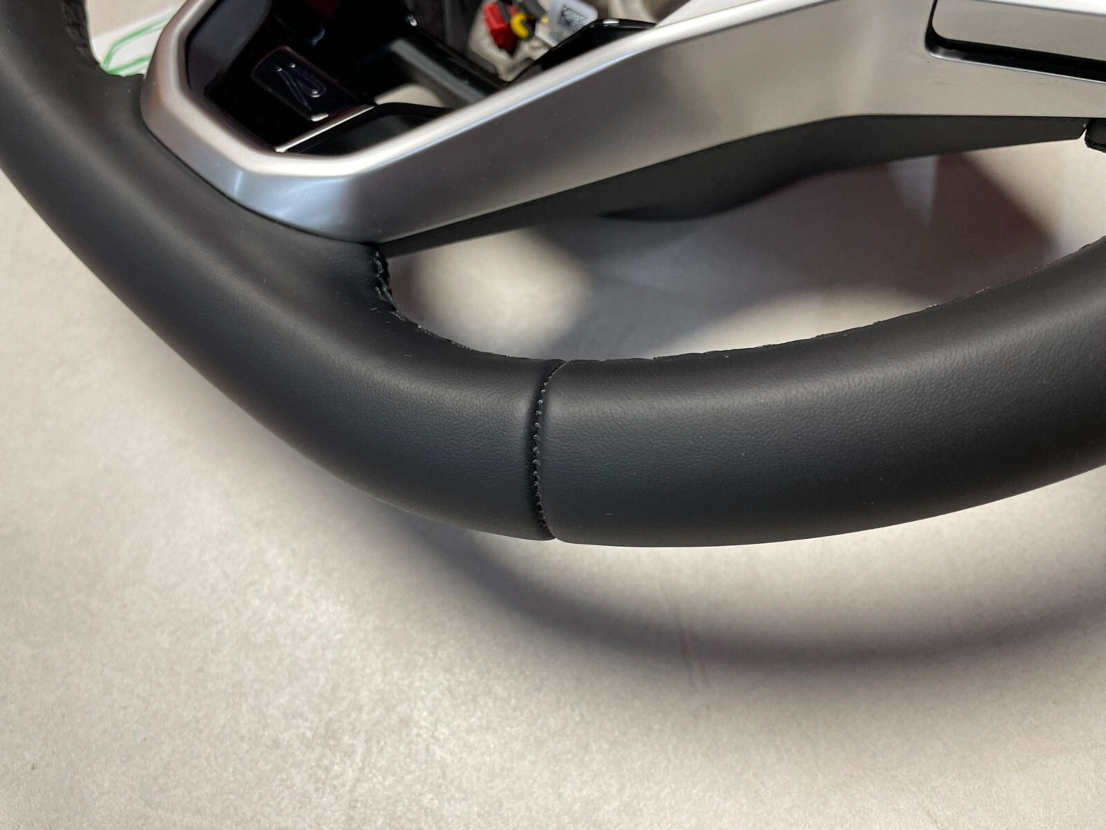 LENKRAD VW GOLF TIGUAN MULTIFUNKTION LENKRAD LOGO R BEHEIZT 5H0419089HP FAST NEU - Obrázek 18