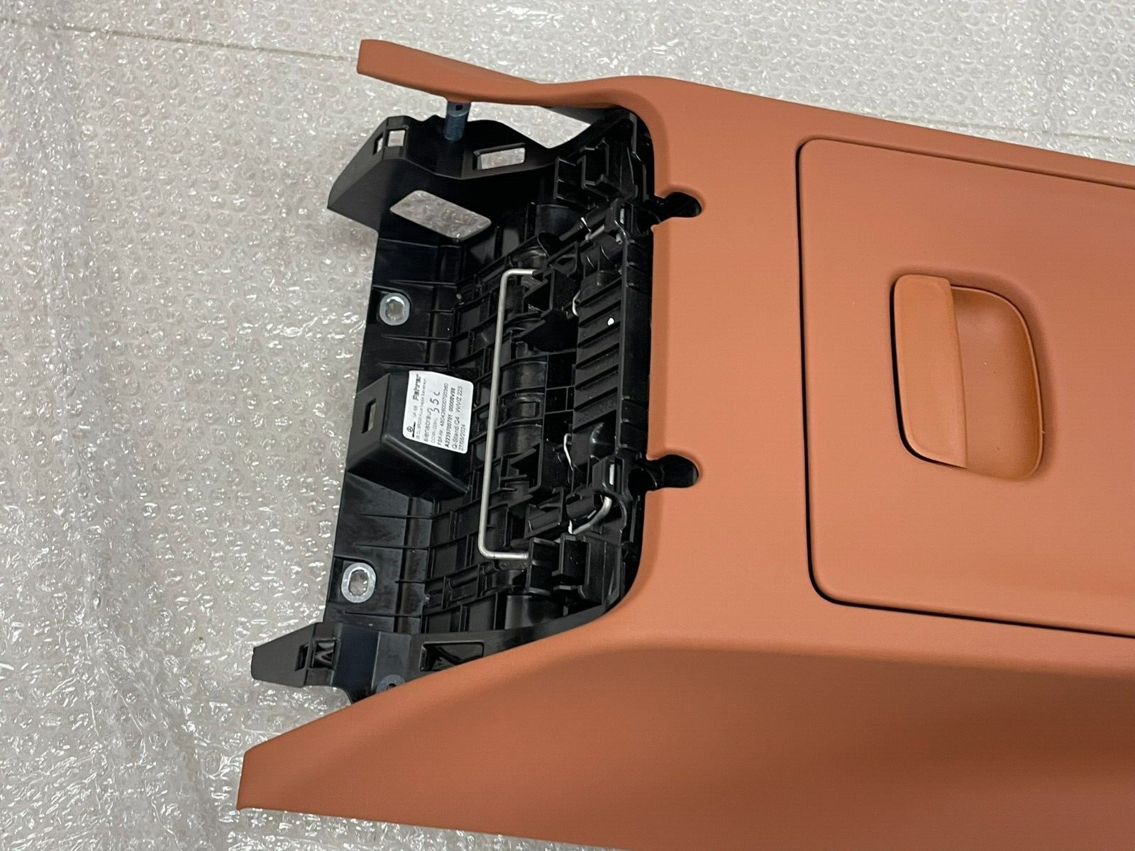 MERCEDES-BENZ S-KLASSE W223 V223 ABLAGEFACH A2239700701 SIENA BRAUN ORIG. DEMONT - Obrázek 13